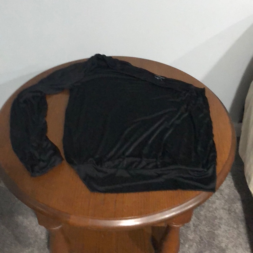 Sexy slightly sheer one sleeve top 💕🖤🎀🖤💕
